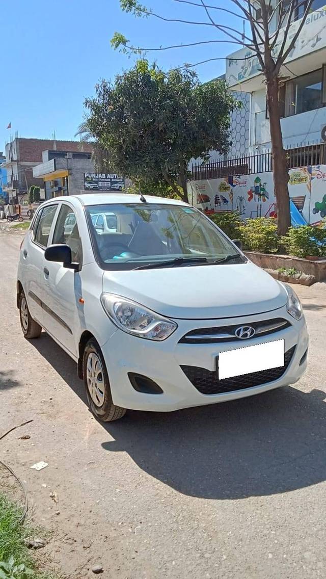 https://images10.gaadi.com/usedcar_image/4394217/original/processed_8b86a0042dfc72d711821ac7c494129e.jpg?imwidth=6400