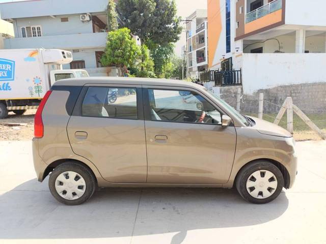 https://images10.gaadi.com/usedcar_image/4394225/original/processed_4767d75f5265b789a31a9d79535d03fc.jpg?imwidth=6401