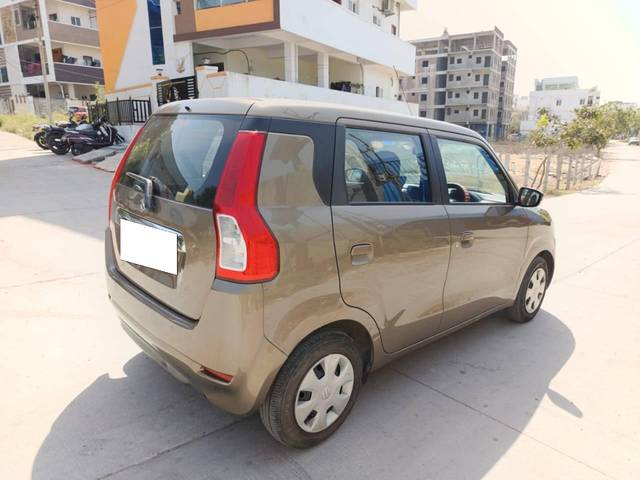 https://images10.gaadi.com/usedcar_image/4394225/original/processed_da5f55b531427f8bbafec6f2ee76f01c.jpg?imwidth=6402