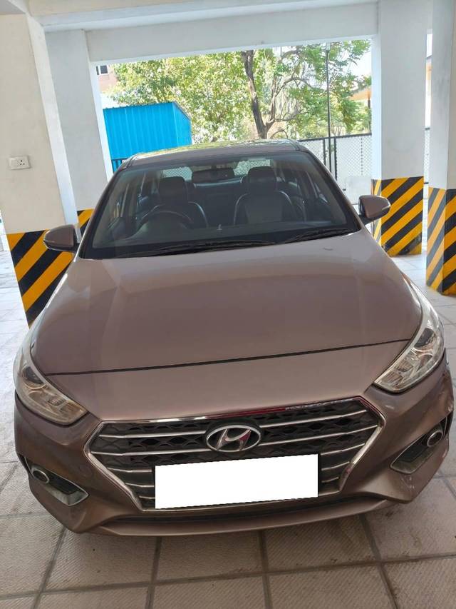 https://images10.gaadi.com/usedcar_image/4394271/original/processed_ff9672d96aa9cdc981d651eb3c92d288.jpg?imwidth=6400