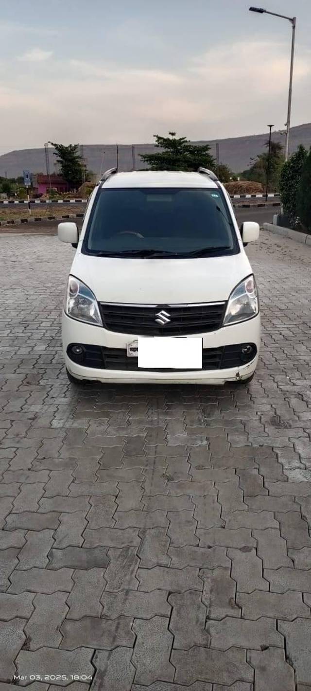 https://images10.gaadi.com/usedcar_image/4394290/original/processed_e7b7f5650aa0506f6cb2a9b97dc20a21.jpg?imwidth=6400