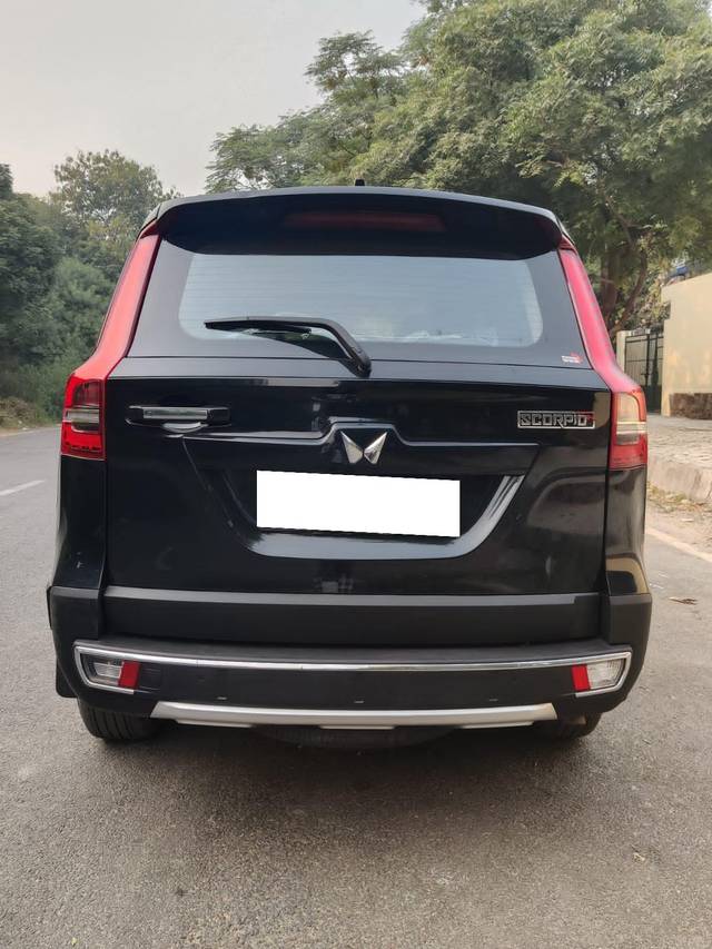 https://images10.gaadi.com/usedcar_image/4394370/original/processed_cf7715a916a06f8b2f5aa0446d62c974.jpg?imwidth=6402