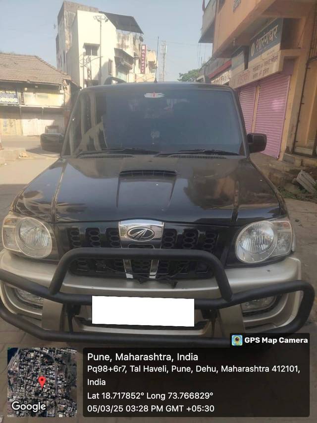 https://images10.gaadi.com/usedcar_image/4394376/original/processed_eb13ea7c120e103ac4838f7ec60d4ffa.jpg?imwidth=6400