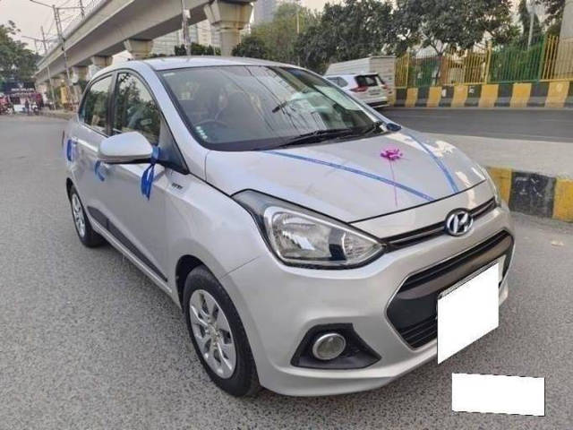 https://images10.gaadi.com/usedcar_image/4394399/original/cd6b0437b96656a92dd3beb0cc21f3b0.png?imwidth=6400