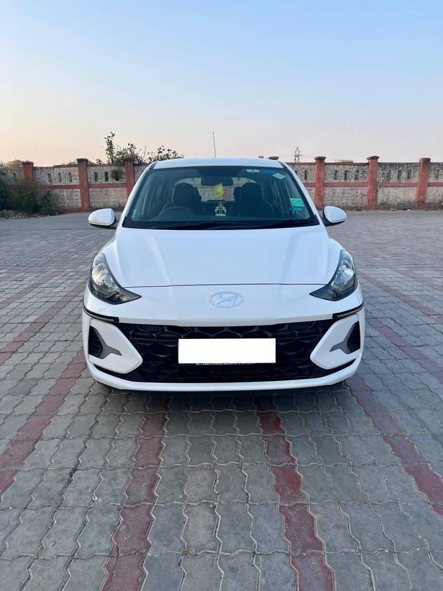 https://images10.gaadi.com/usedcar_image/4394546/original/processed_845feb1b44d305e8cc71c26698a32893.jpg?imwidth=6400