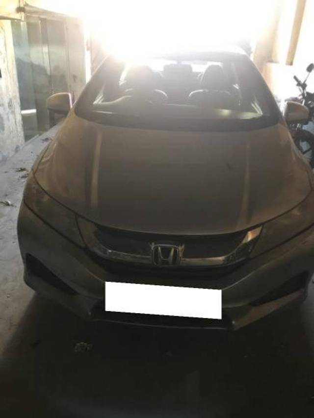 https://images10.gaadi.com/usedcar_image/4394555/original/686b6ce2d77f957e4f62a6ed02bdd333.jpeg?imwidth=6401