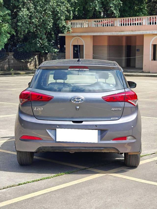 https://images10.gaadi.com/usedcar_image/4394567/original/processed_10565fb0e5acc57e2cc9d53202be2bf0.jpg?imwidth=6402