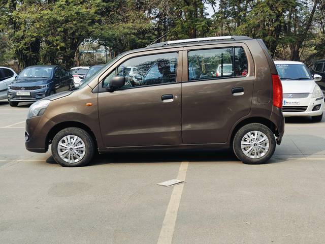 https://images10.gaadi.com/usedcar_image/4394602/original/processed_00028c1371d34d195ec152017cd19ccc.jpg?imwidth=6402