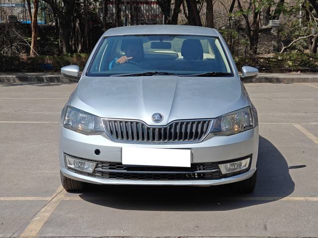 https://images10.gaadi.com/usedcar_image/4394611/original/processed_0a4a4a003f616a6983e12fa5586765ac.jpg?imwidth=6401