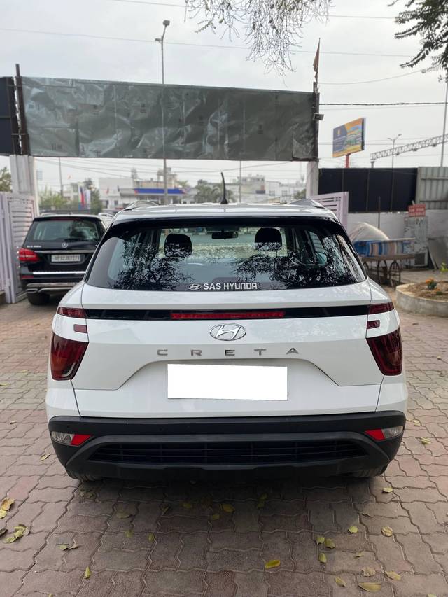 https://images10.gaadi.com/usedcar_image/4394627/original/processed_379e0c9a-a091-413c-8b81-d21643f1d411.jpg?imwidth=6401