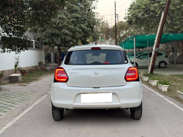 https://images10.gaadi.com/usedcar_image/4394660/original/processed_1adcd2876a97f9c99aaac2759ce54562.jpg?imwidth=6401