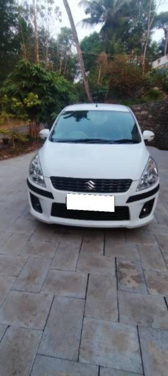 https://images10.gaadi.com/usedcar_image/4394708/original/processed_358df604-ccbb-46d1-9e6b-e95d46f4186f.jpg?imwidth=6402