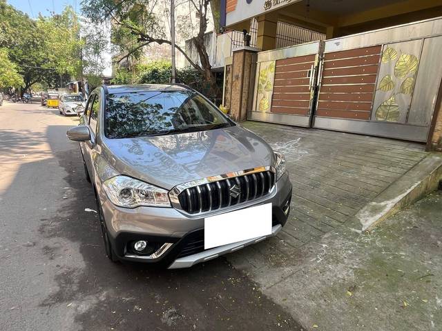 https://images10.gaadi.com/usedcar_image/4394732/original/processed_bfeeab81f5adc5c375136ee52a0bc017.jpg?imwidth=6400