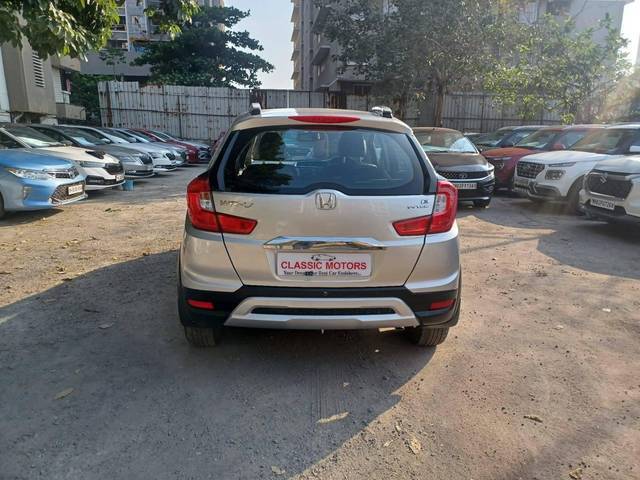 https://images10.gaadi.com/usedcar_image/4394750/original/processed_5060a15222d379a64be44bda816b6bb7.jpeg?imwidth=6401