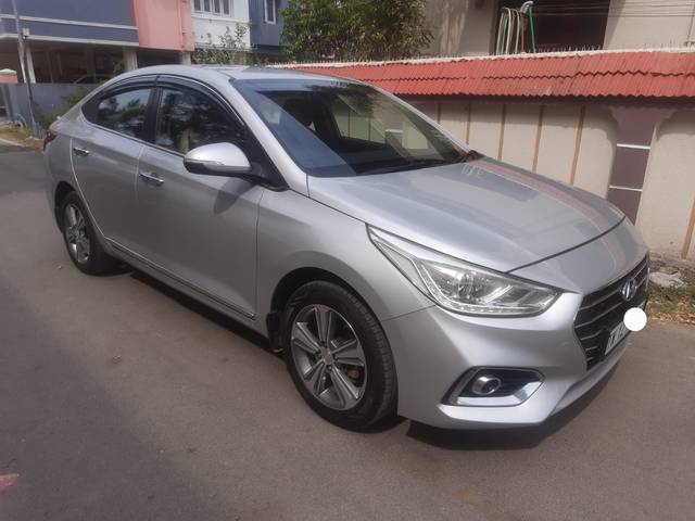 https://images10.gaadi.com/usedcar_image/4394788/original/296c2fd907f713452e444d2eaaa480a2.jpg?imwidth=6400