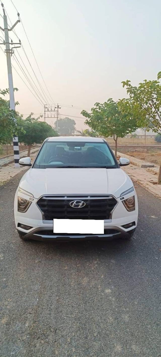 https://images10.gaadi.com/usedcar_image/4394821/original/processed_097afb82cb675cd2ed0d9581c4c3b796.jpg?imwidth=6400