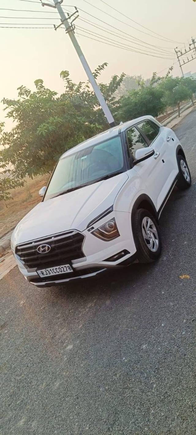 https://images10.gaadi.com/usedcar_image/4394821/original/processed_e8fe06d85e291109b54efd8f74f0cc28.jpg?imwidth=6402