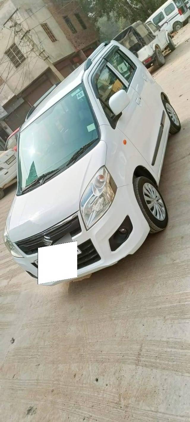 https://images10.gaadi.com/usedcar_image/4394844/original/processed_20e18bac12b60240c14d3bda89f74747.jpg?imwidth=6400