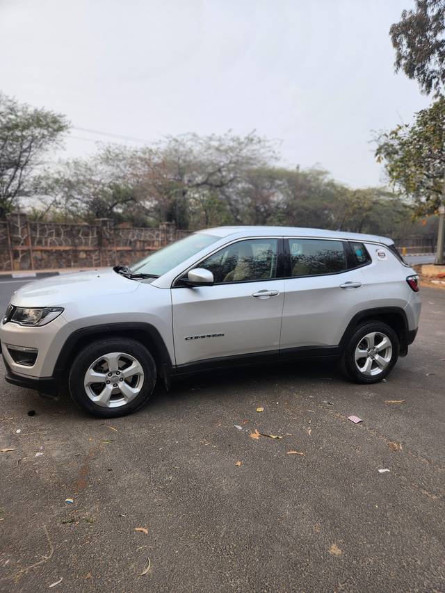 https://images10.gaadi.com/usedcar_image/4394913/original/processed_97ad57e3cbaed4f981ae563312134221.jpeg?imwidth=6400