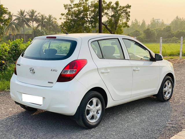 https://images10.gaadi.com/usedcar_image/4394929/original/processed_854a3cea0a903abd0df8131a72f08862.jpg?imwidth=6402