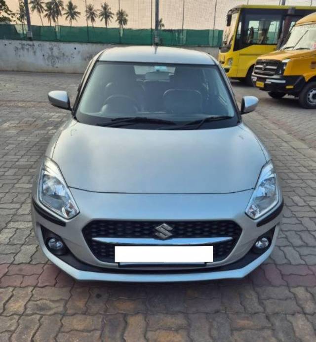 https://images10.gaadi.com/usedcar_image/4394942/original/processed_74db94b2-b233-4ee3-a517-c49570af9e85.jpg?imwidth=6400