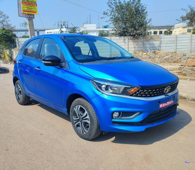 https://images10.gaadi.com/usedcar_image/4394996/original/processed_ca3004d08db7dd3739dfdb4805fcc4f3.jpg?imwidth=6401