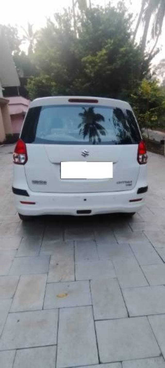 https://images10.gaadi.com/usedcar_image/4395025/original/processed_8d4e37ea-c3d9-4c94-80d9-86ed0b208bda.jpg?imwidth=6402