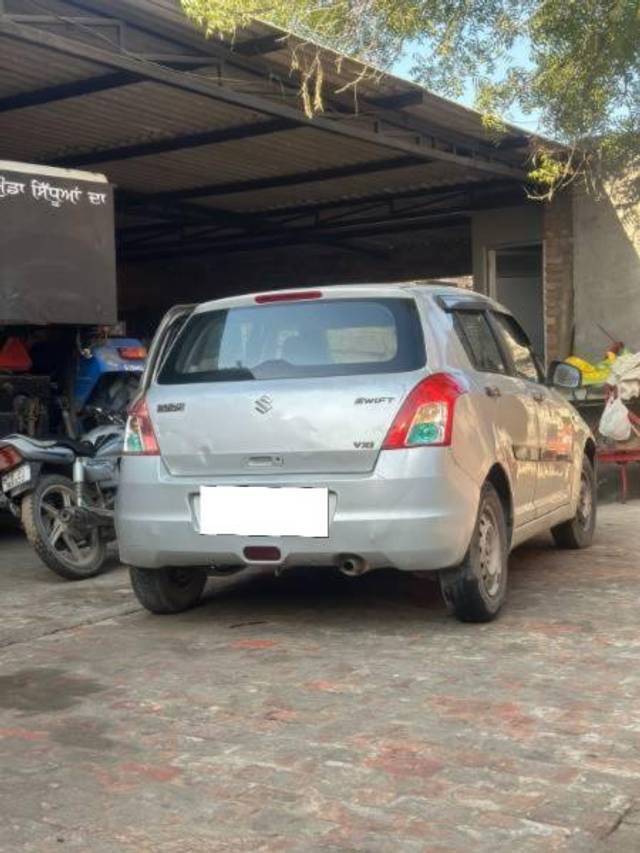 https://images10.gaadi.com/usedcar_image/4395044/original/processed_3a88c5ee-7f9a-4b6a-9f00-94ce2329c9ea.jpg?imwidth=6402