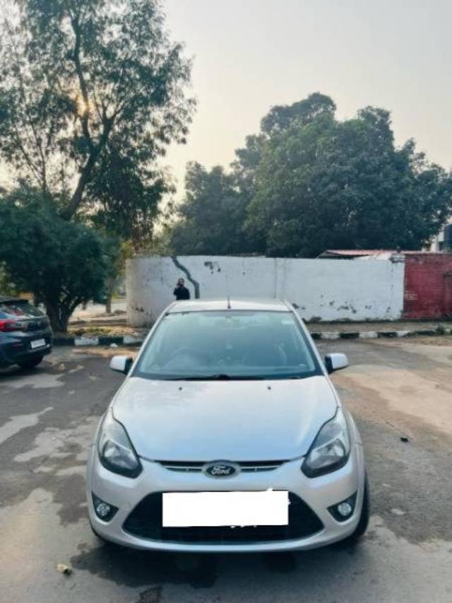 https://images10.gaadi.com/usedcar_image/4395106/original/processed_e35ab5c4-9918-4c34-aa84-ed1323610485.jpg?imwidth=6400