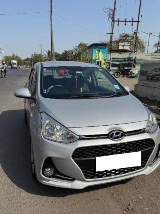 https://images10.gaadi.com/usedcar_image/4395115/original/processed_9adb78b8-3a1c-451f-b26b-a3410e487922.jpeg?imwidth=6400