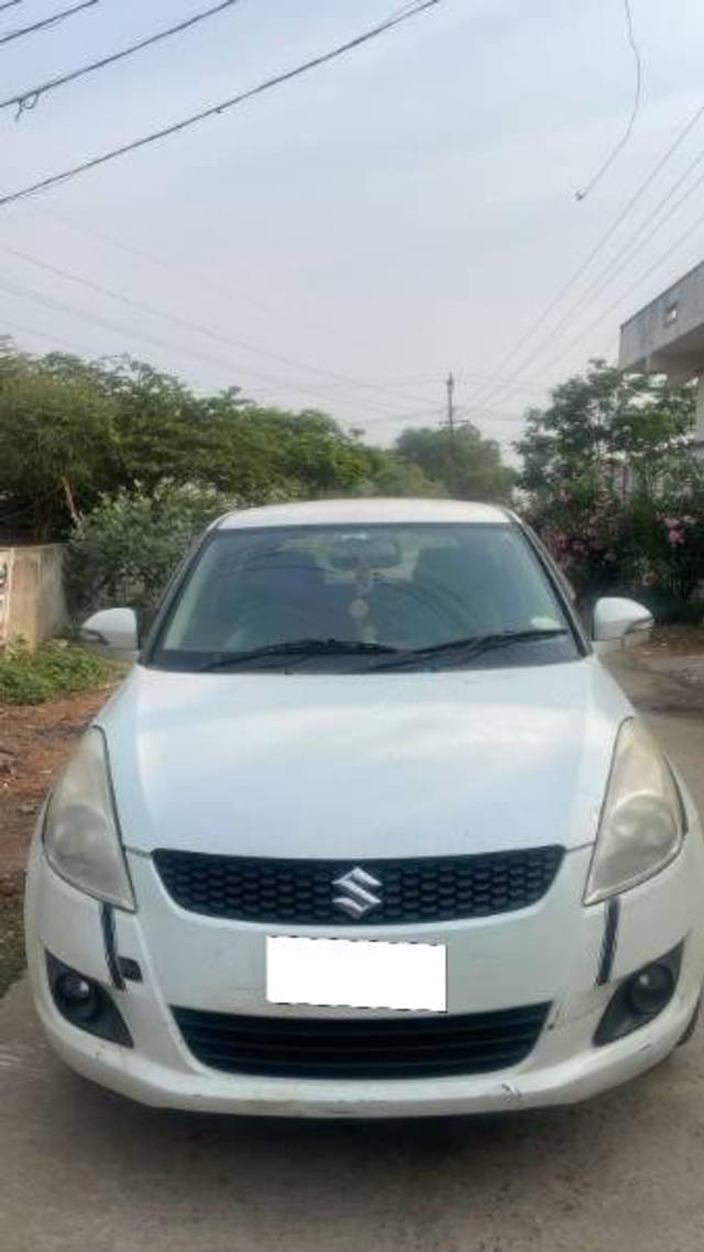 https://images10.gaadi.com/usedcar_image/4395160/original/processed_28cf5cc9-f229-48f1-ba54-209041734110.jpg?imwidth=6402