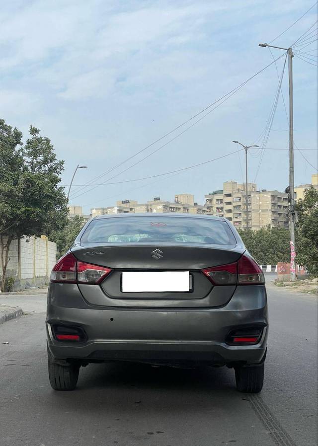 https://images10.gaadi.com/usedcar_image/4395184/original/processed_bda88896c5d40483def5de6f9ceb52a7.jpg?imwidth=6402