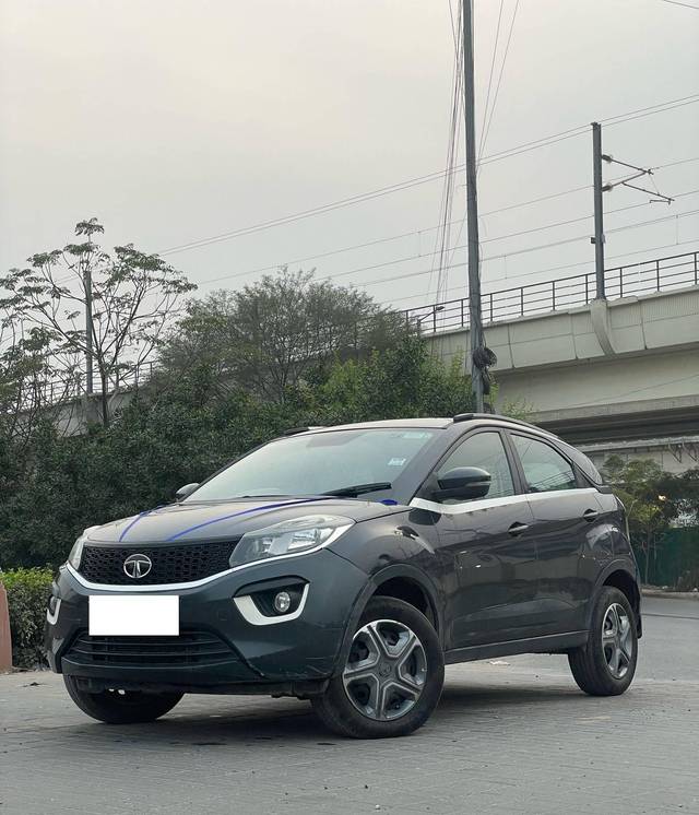 https://images10.gaadi.com/usedcar_image/4395185/original/processed_92f15e51531e83ed634d24d9ded93241.jpg?imwidth=6400