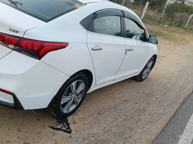 https://images10.gaadi.com/usedcar_image/4395250/original/processed_0023069d-98ce-48da-a5e5-a6959b770486.jpg?imwidth=6401