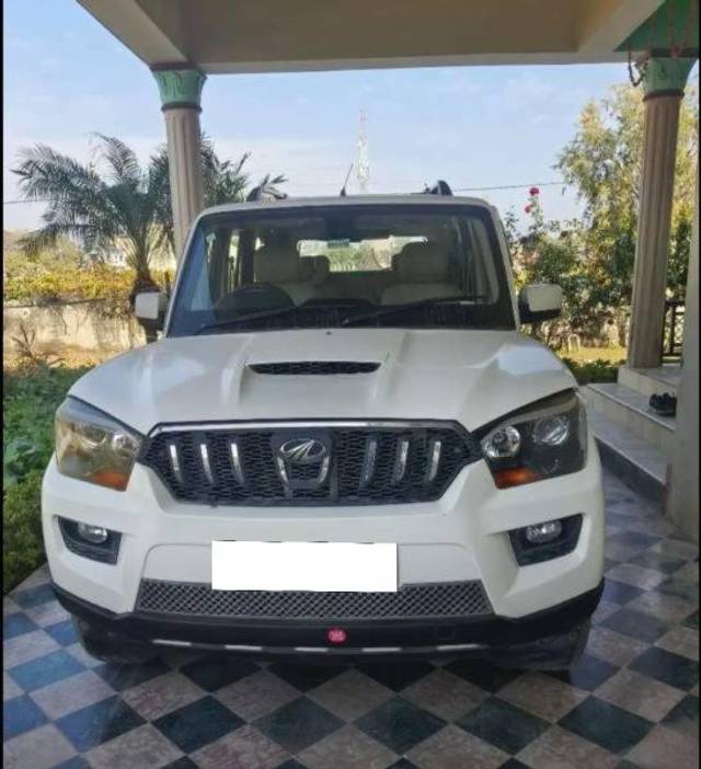 https://images10.gaadi.com/usedcar_image/4395342/original/processed_64c04833-7545-47ea-a9f6-e2648118b2d8.jpg?imwidth=6400