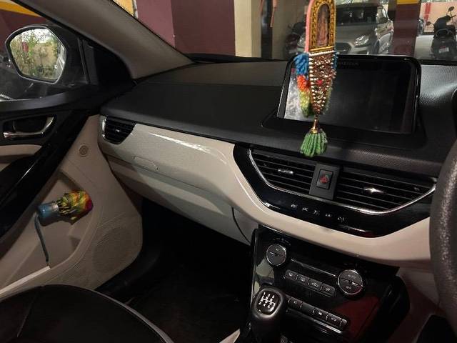 https://images10.gaadi.com/usedcar_image/4395396/original/f7cef4d2244fd88cb42df74764fb0395.jpeg?imwidth=6401