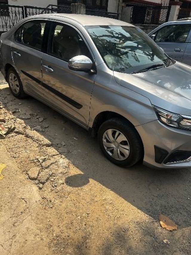 https://images10.gaadi.com/usedcar_image/4395442/original/3a2581a282cacaac346c088b690efc9e.jpeg?imwidth=6402