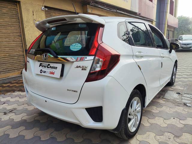 https://images10.gaadi.com/usedcar_image/4395508/original/8dcd019ec77bb94073ba5f1198577340.jpeg?imwidth=6402