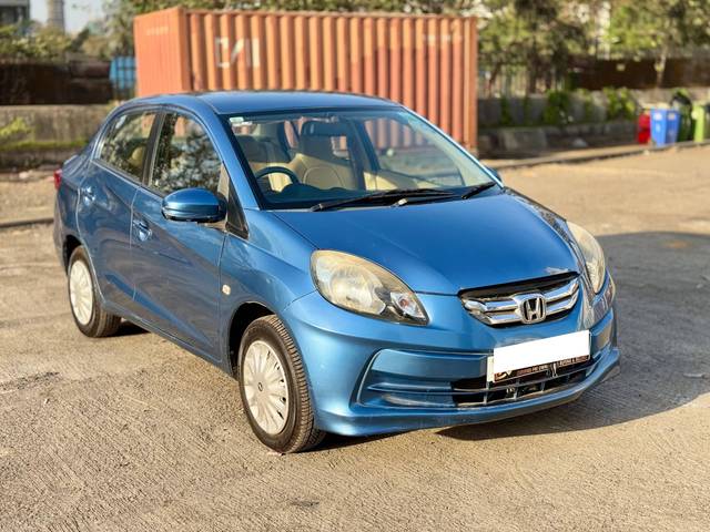 https://images10.gaadi.com/usedcar_image/4395529/original/processed_1440a5108f72925b577c67948bd97396.jpg?imwidth=6400