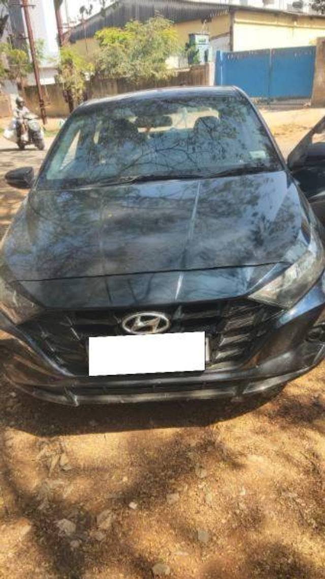 https://images10.gaadi.com/usedcar_image/4395537/original/11f0e45d7647a0d1edc271dee2541514.jpg?imwidth=6402