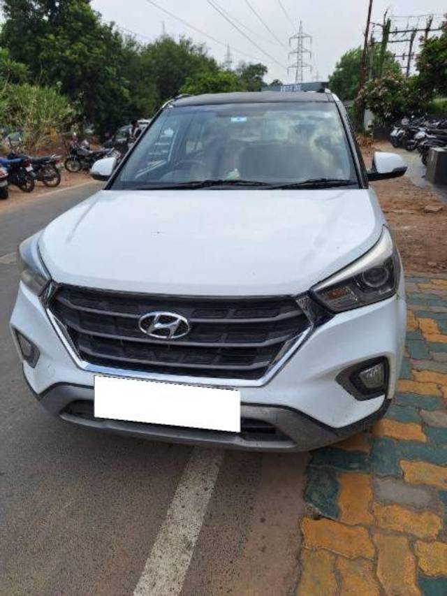 https://images10.gaadi.com/usedcar_image/4395538/original/2b177b33fa64de59f9afc1b7305a545a.jpg?imwidth=6400
