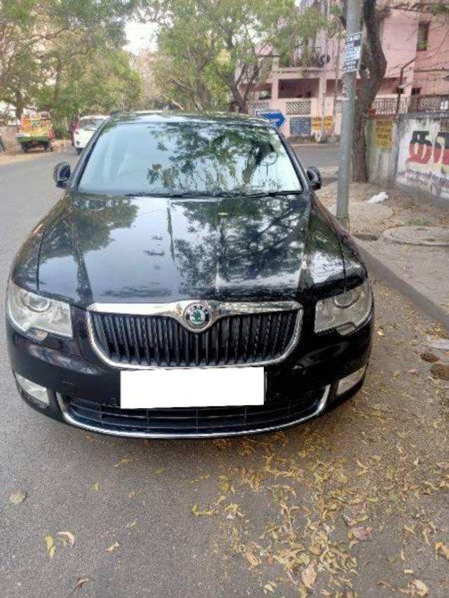 https://images10.gaadi.com/usedcar_image/4395622/original/processed_fcfc7d90-b375-4505-a394-7da1bafd9e16.jpg?imwidth=6400