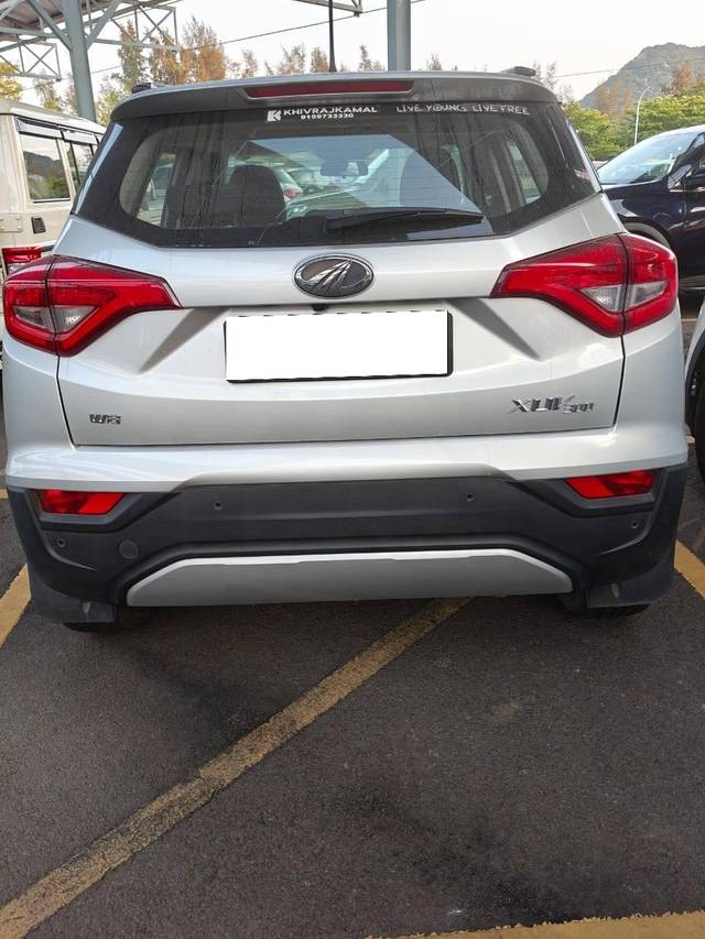 https://images10.gaadi.com/usedcar_image/4395663/original/processed_4d06b79122a3ad12e1c76c8ba298f86b.jpeg?imwidth=6401