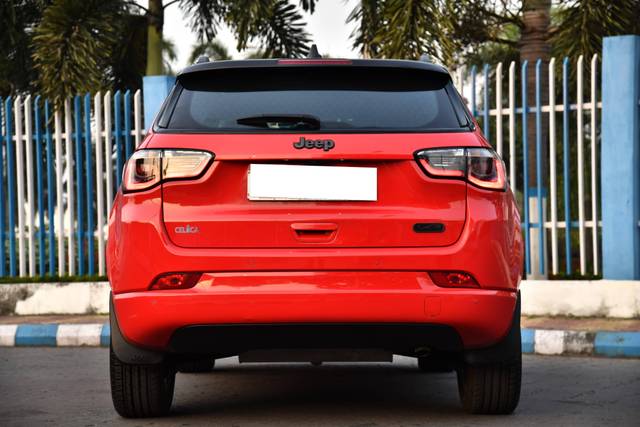 https://images10.gaadi.com/usedcar_image/4395712/original/processed_05ffde68b8c3d5509a9fefc4c7829e2a.jpg?imwidth=6402