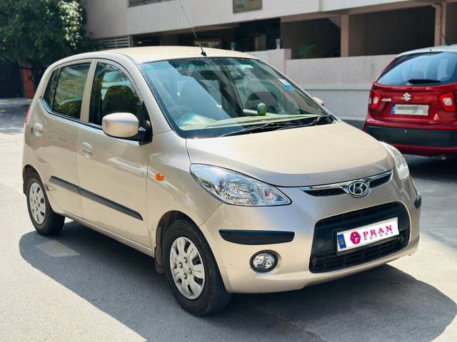 https://images10.gaadi.com/usedcar_image/4395727/original/8292419fbfe70de3f646c0ee08aa581f.jpg?imwidth=6402