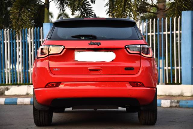 https://images10.gaadi.com/usedcar_image/4395728/original/processed_b1e60615cb08b7c5575113e92cf08840.jpg?imwidth=6402