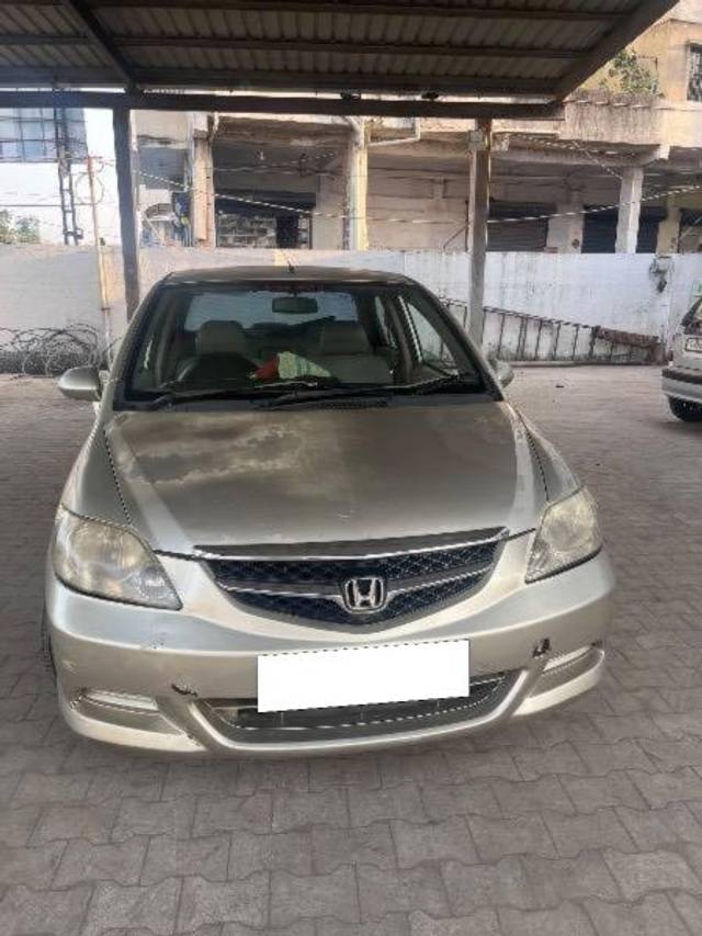 https://images10.gaadi.com/usedcar_image/4395908/original/processed_1dc34a86-651d-4b58-9930-79b2a07d6708.jpeg?imwidth=6402