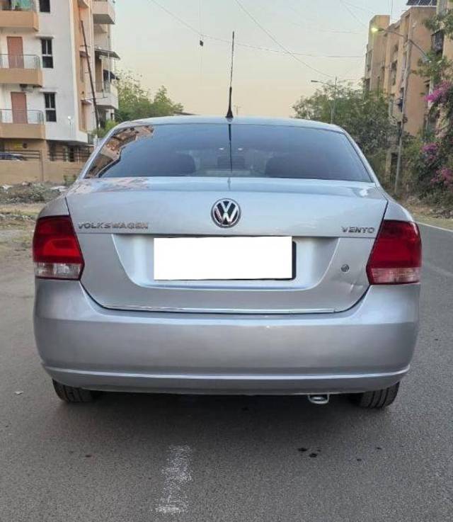 https://images10.gaadi.com/usedcar_image/4395937/original/processed_93406db9bd57740661028006d8190048.jpg?imwidth=6401