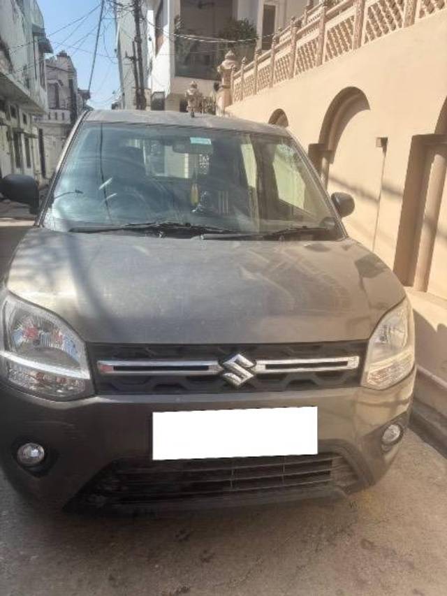 https://images10.gaadi.com/usedcar_image/4396016/original/processed_9ef43fc5-0986-4f5d-a775-b81554f90648.jpeg?imwidth=6400