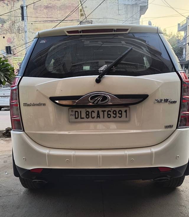 https://images10.gaadi.com/usedcar_image/4396048/original/12a600ff2bd06b82198cbc1e120943e7.jpg?imwidth=6402